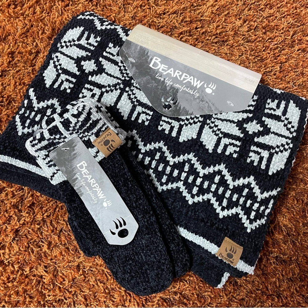 Bearpaw Matching Scarf and Glove Set OSFM